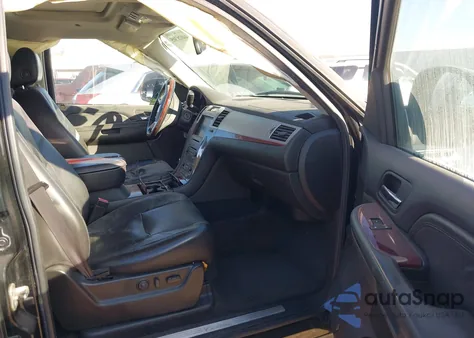 2008 Cadillac Escalade Standard from USA, damaged, VIN 1GYEC63868R224070